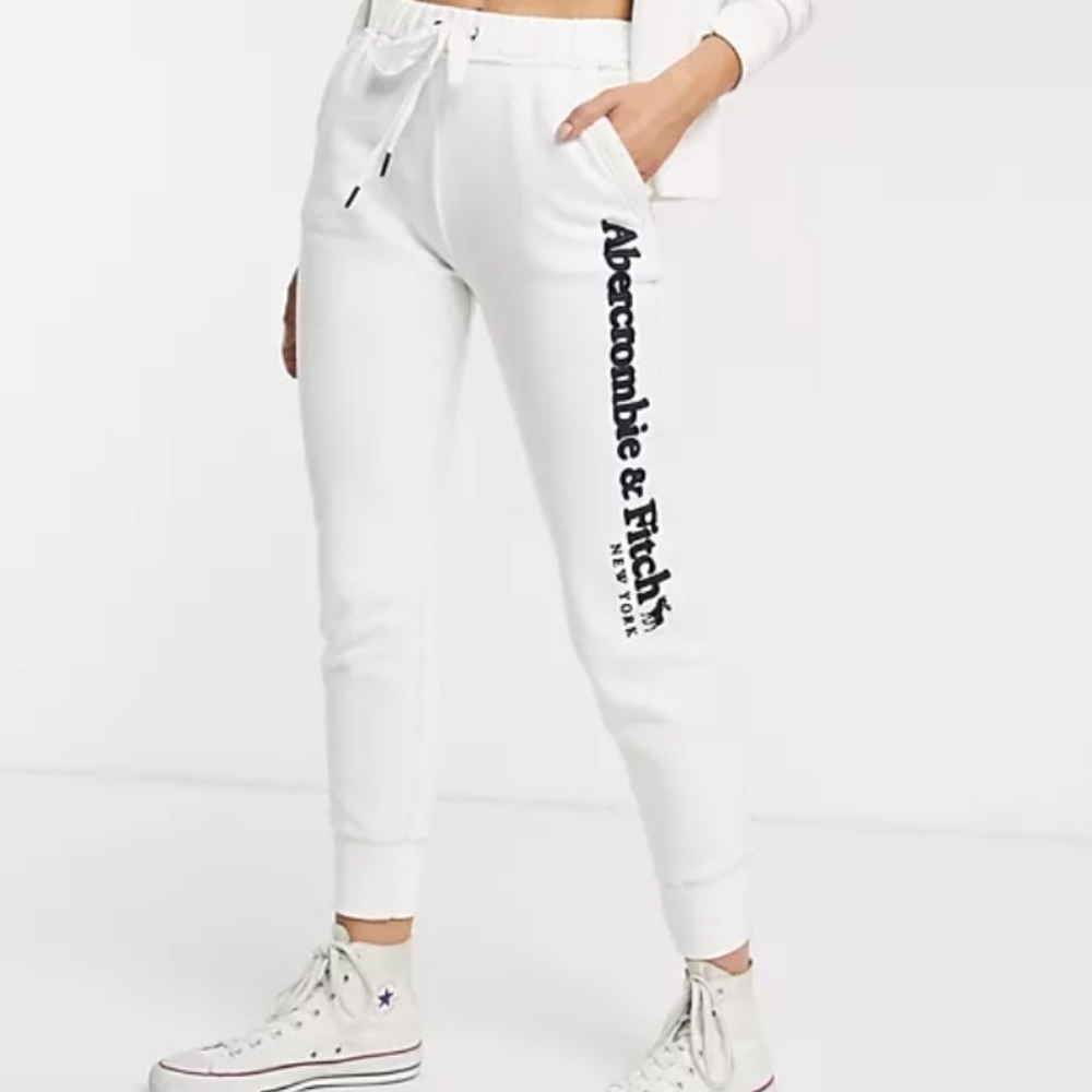 Abercrombie and Fitch Ivory Sweat pants